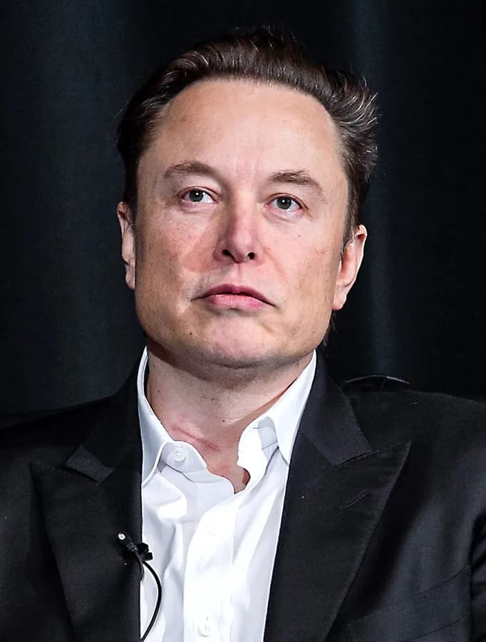 Elon Musk at the 2022 United States Air Force Academy graduation ceremony.